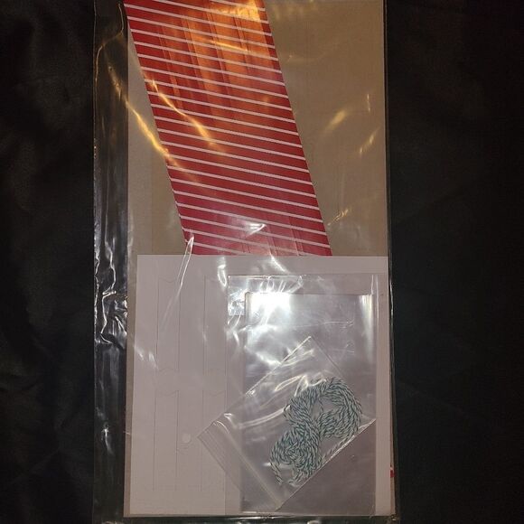 NWT Simply Created Craft Set. Make 10 Christmas Tags. - Picture 5 of 5